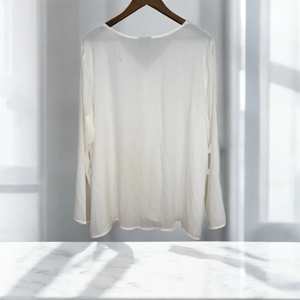 Liz Claiborne White Long Sleeve Blouse with Silver Trim V-Neck - Picture 2 of 5